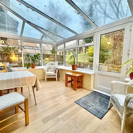 Holiday home New Tower House - At 10 Pear Tree Court With Parking