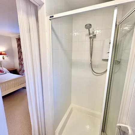 Semesterbostad New Tower House - At 10 Pear Tree Court With Parking *