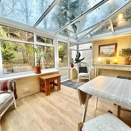 New Tower House - At 10 Pear Tree Court With Parking * York