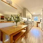 度假居 New Tower House - At 10 Pear Tree Court With Parking