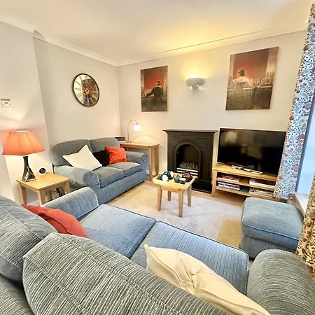 New Tower House - At 10 Pear Tree Court With Parking 约克