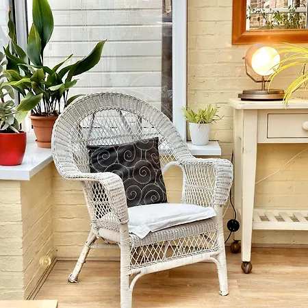 New Tower House - At 10 Pear Tree Court With Parking Tatil Evi York